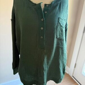 Blueivy Green oversized lightweight shirt.